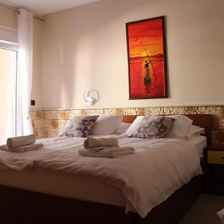 Dalmacija Bed & Breakfast โอมิช ภายนอก รูปภาพ