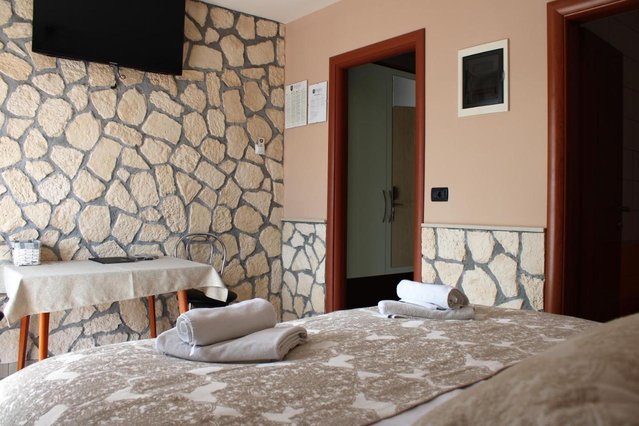 Dalmacija Bed & Breakfast โอมิช ภายนอก รูปภาพ