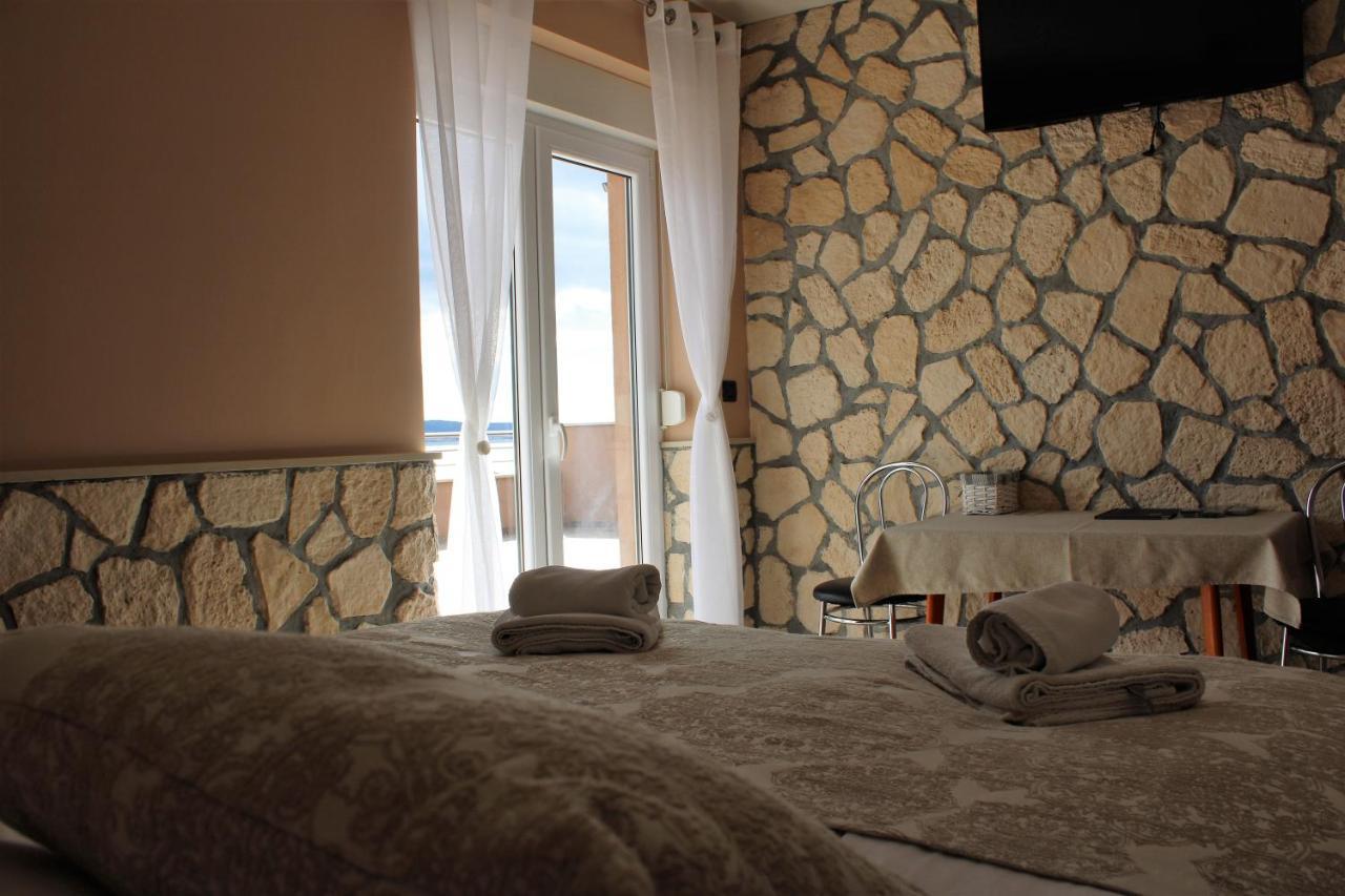 Dalmacija Bed & Breakfast โอมิช ภายนอก รูปภาพ