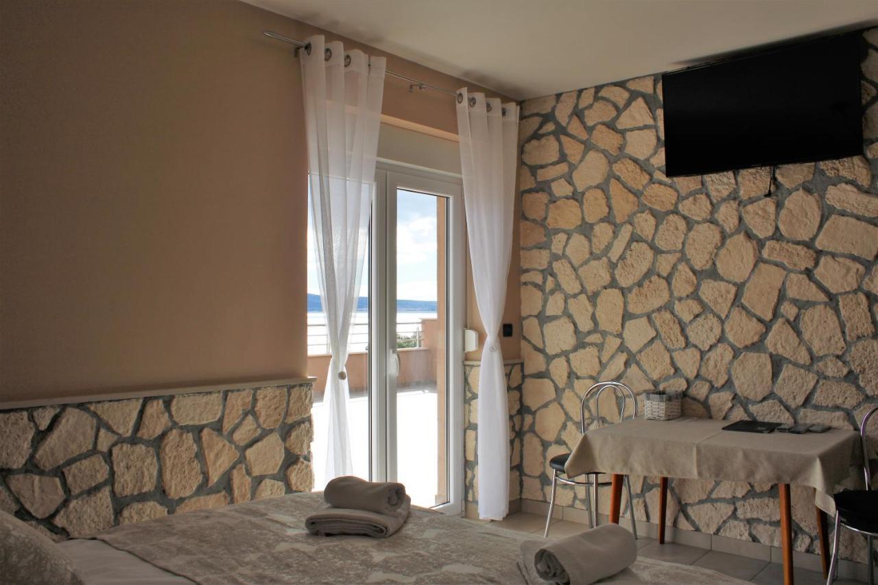Dalmacija Bed & Breakfast โอมิช ภายนอก รูปภาพ