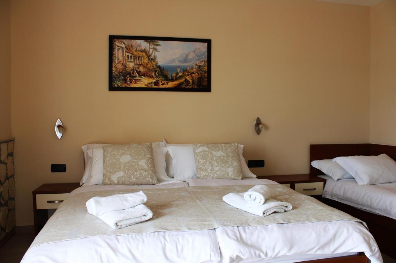 Dalmacija Bed & Breakfast โอมิช ภายนอก รูปภาพ