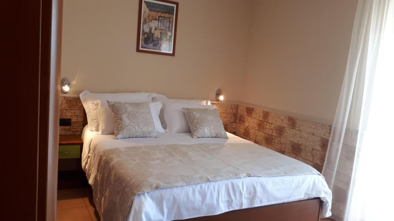 Dalmacija Bed & Breakfast โอมิช ภายนอก รูปภาพ