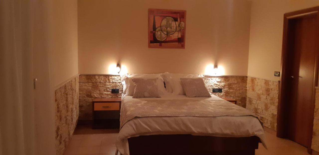 Dalmacija Bed & Breakfast โอมิช ภายนอก รูปภาพ
